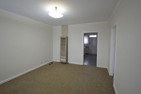 Freshly Painted 2 Bedroom Unit - Photo 4