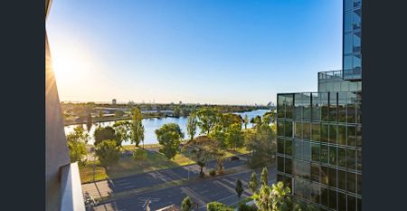 Modern City Living With Lakeside Lifestyle!! - Photo 5