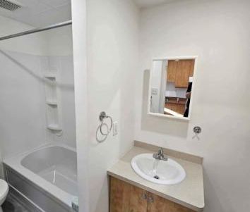 Grand 2 et demi chauffé, eclairé 725$ shawinigqn - Photo 2