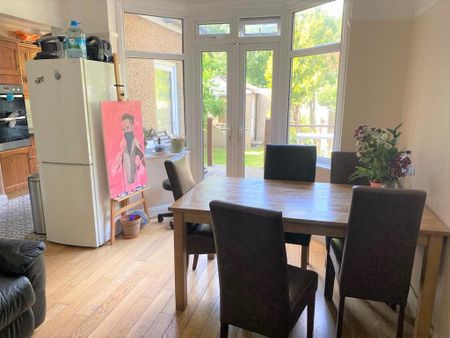 1 bedroom in a house share to rent - Photo 4