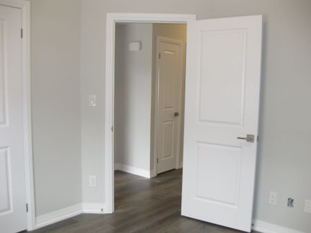 For Lease - 6705 CROPP Street Unit# 70, Niagara Falls, Ontario - Photo 3