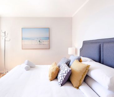 Furnished Bondi Beach Gem With Panoramic Views, Parking & Storage - Photo 6