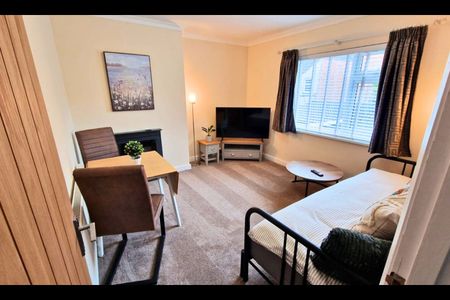 1 Bed Flat, Westbury Road, LE2 - Photo 2