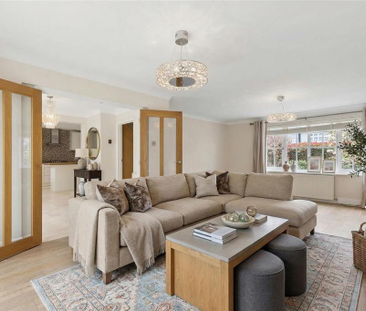 4 bedroom detached house to rent - Photo 2