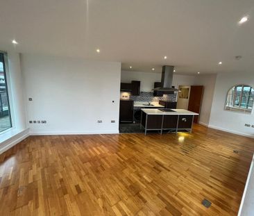 Room in a Shared Flat, The Base, B16 - Photo 4