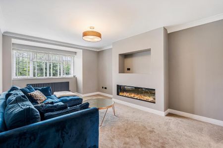 3 bedroom mews to rent - Photo 4