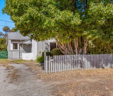 BEAUTIFUL 4 BEDROOM HOME IN BALLARAT EAST - Photo 6