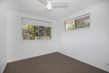Spacious family home + separate studio, minutes to the beach! - Photo 4