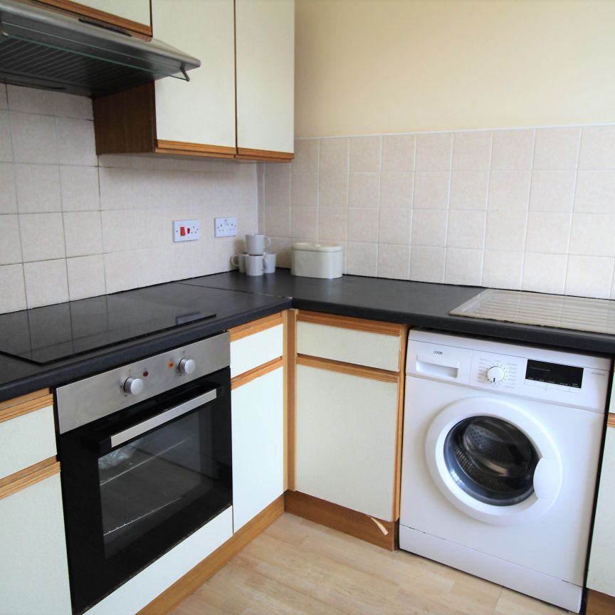 Flat 2, 25 Clarendon Place, LS2 9JY, Leeds - Photo 1