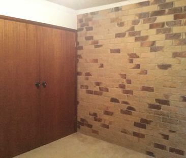 Ground floor 2 bedroom unit - Photo 1