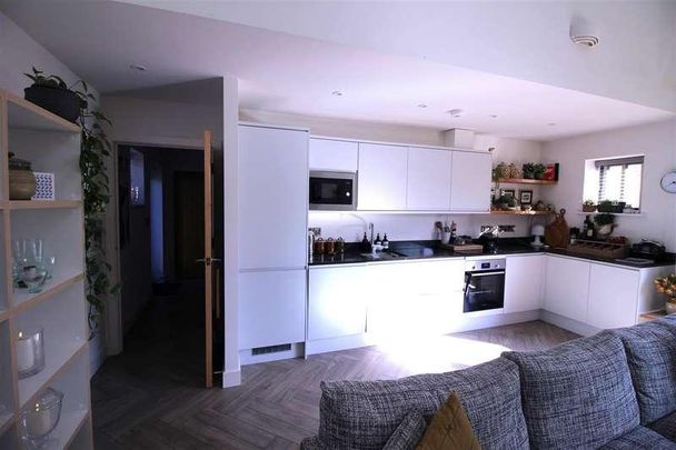Coggeshall Road, Earls Colne, CO6 - Photo 1