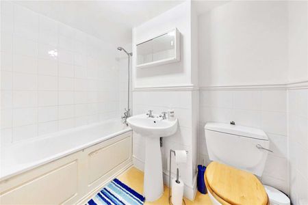 A fantastic 2 bedroom apartment with access to communal gardens. - Photo 5