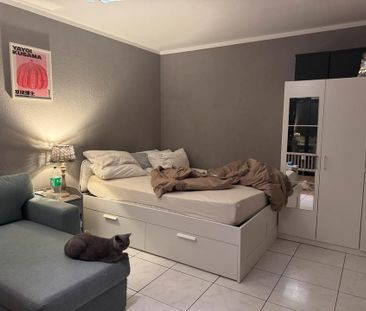 großes Zimmer mit Loggia in Köln-Weiden mit Anmeldung - Foto 1