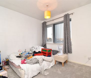 Kingsman Drive, Clacton-on-Sea, Essex, CO16 8UR - Photo 5
