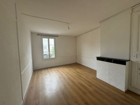 Appartement 4 pièces, à deux pas de la place des Epars ! - Photo 3