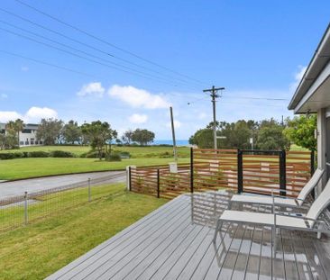 Four Bedroom Beachside Home - Photo 2