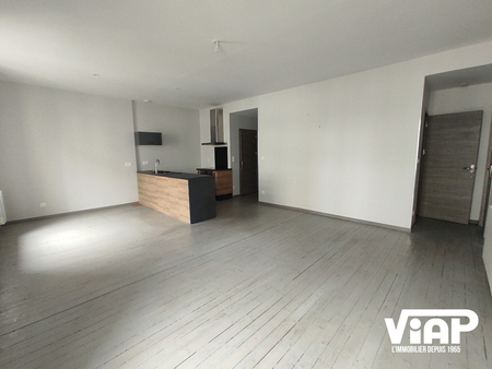 T3 DE 74 m² PROCHE PLACE DES CARMES - Photo 3