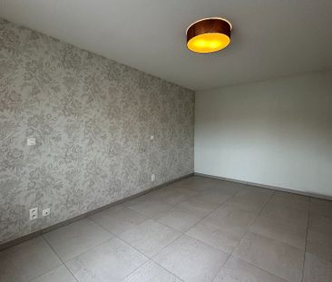 Charmant 2-slaapkamerappartement met garage en extra berging aan markt Kortemark - Foto 5