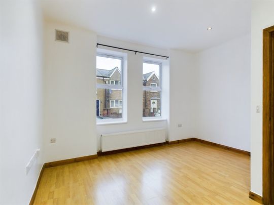 2 Bed Maisonette, Garratt Terrace, SW17 - Photo 1