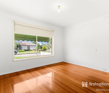 Close To It All! - Photo 6