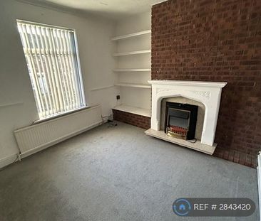 3 bedroom flat to rent - Photo 1