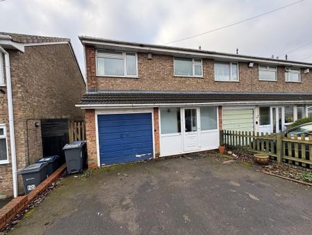 3 bedroom semi-detached house to rent - Photo 3