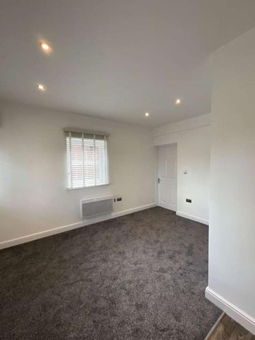Ray Court Offmore Road, DY10 - Photo 5