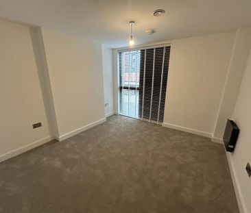 3 bedroom apartment to rent - Photo 4