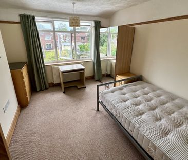 3 Bed Semi-Detached House, Manchester, M16 - Photo 1