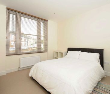 Lebanon Gardens, SW18 1RH, London - Photo 1