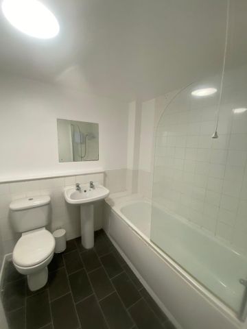 2 Bed Flat, Basement, BS6 - Photo 4