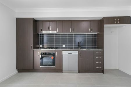 "Easy Care Living!" - Photo 4