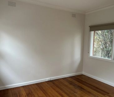 Well Looked after and located in a highly coveted area! - Photo 4