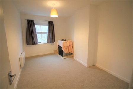 Flat 4, 10/11 Clifton Road - Photo 3