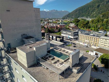 2,5 locali moderno con piscina e vista Alpi - Arbedo - Photo 5