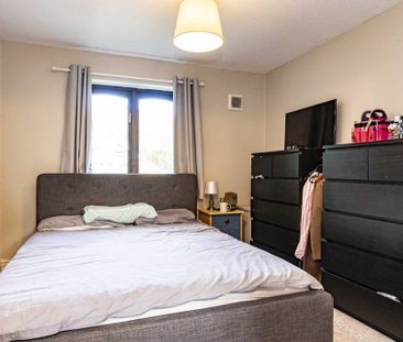 2 bed Flat for rent - Photo 4