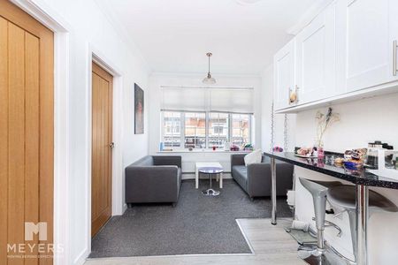3 bedroom maisonette to rent - Photo 3