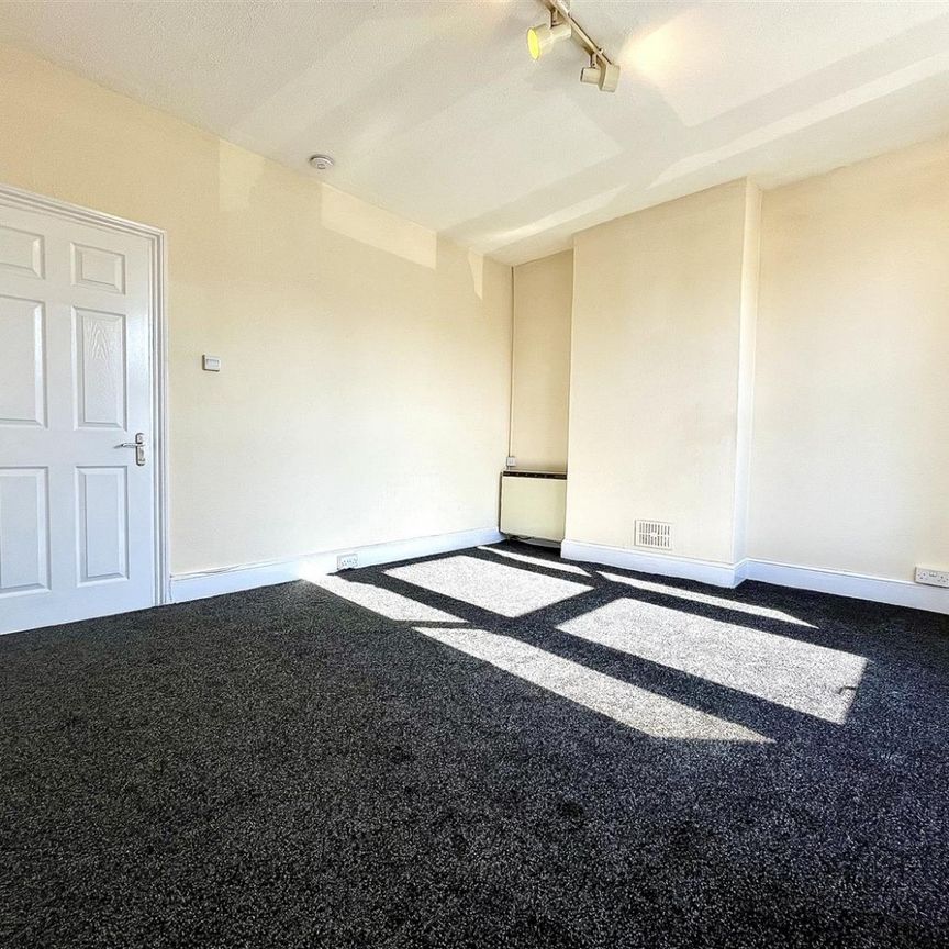 1 Bedroom Maisonette - Upper To Let - Photo 1