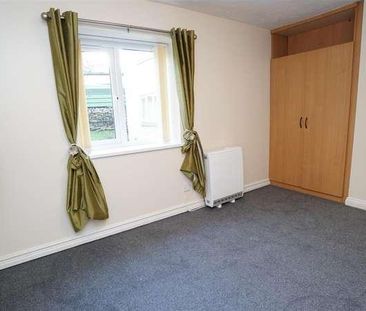 Nialls Court, Thackley, Bradford, BD10 - Photo 5