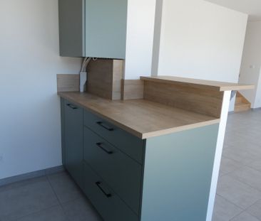 Location Appartement 3 pièces 74m² BELLEY 01300 - Photo 3