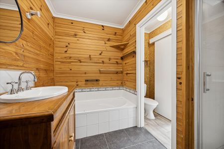 Spacious Family Home with Multiple Living Zones - Photo 4