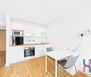 Studio to rent - Photo 6