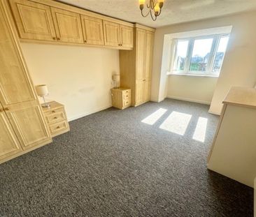 Priory Avenue, St Denys, SO17 - Photo 5