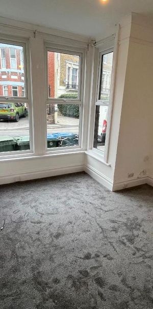 3 bedroom flat to rent - Photo 1