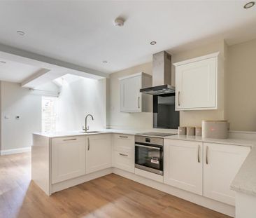 3 bedroom terraced house to rent - Photo 6