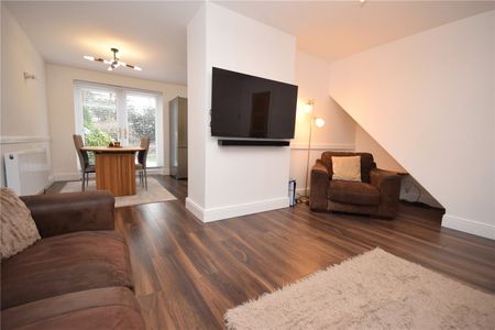 23, Holt Park Grange, Leeds, West Yorkshire, LS16 7RD - Photo 5