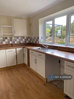 2 bedroom end of terrace house to rent - Photo 1