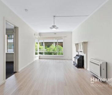 Fawkner Park Perfection: Rare Boulevard Opportunity! - Photo 6