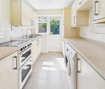 3 bedroom terraced house to rent - Photo 6