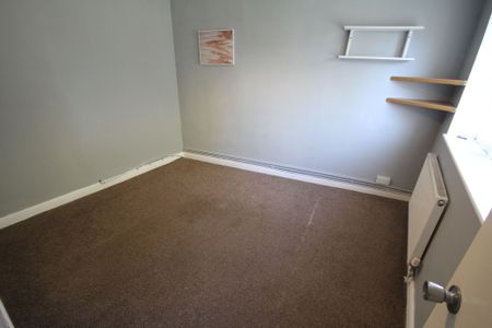 Rockingham Close, Uxbridge, UB8 - Photo 3